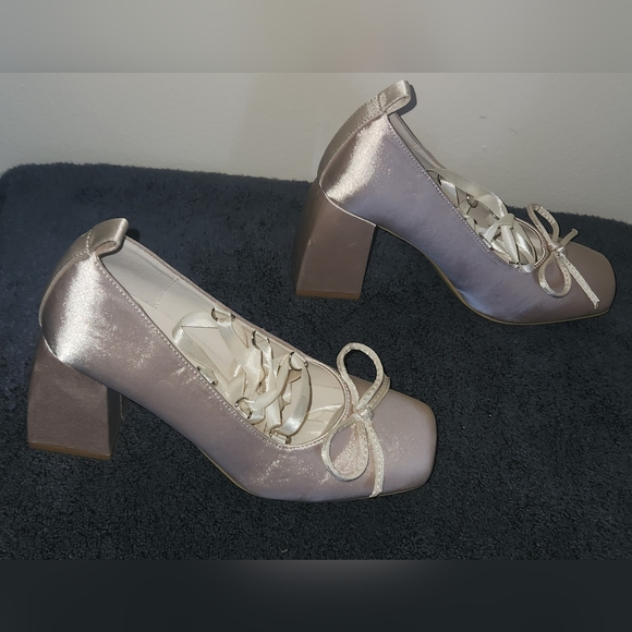 Cider Cream Satin Women's Heels Size 8.5/EU39 - Picture 5 of 8